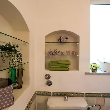Apartment In Mit Moeblierter Terrasse Palermo